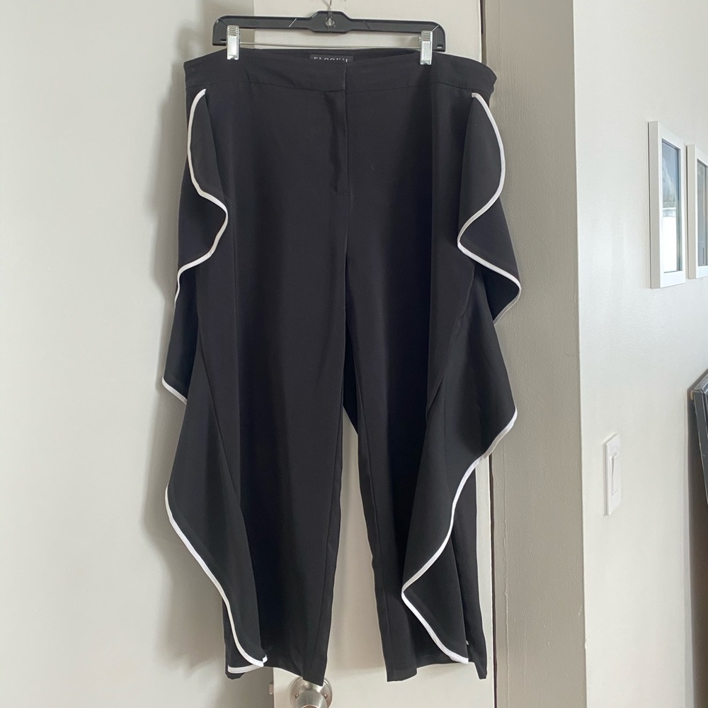 Eloquii dressy pant with white side flair seam